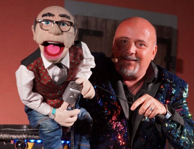 Andrea Fratellini: il ventriloquo protagonista a Villanuova sul Clisi