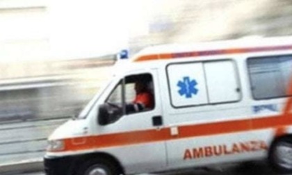 Anziano in bicicletta muore investito da un camion