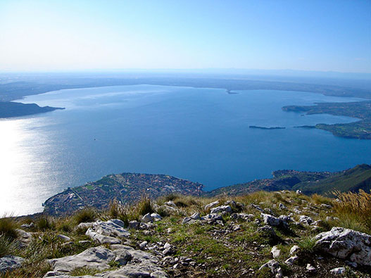 Charlie Cinelli e Lorenzo Monguzzi in concerto sul monte Pizzocolo