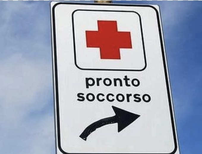 Furto al Pronto Soccorso: dopo le cure ricevute rubano una sedia a rotelle