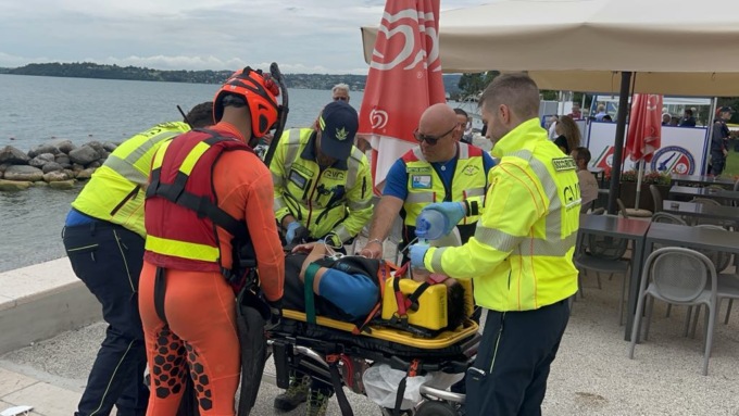 Giornata mondiale della prevenzione dell’annegamento: prove di salvataggio a Gardone Riviera