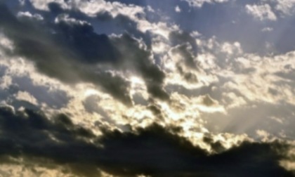Qualche rovescio all’orizzonte nel Bresciano, ma il sole non scappa