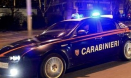 Scoppia una lite per futili motivi fuori dal bar: i carabinieri applicano il Daspo Willy nei confronti di un 23enne