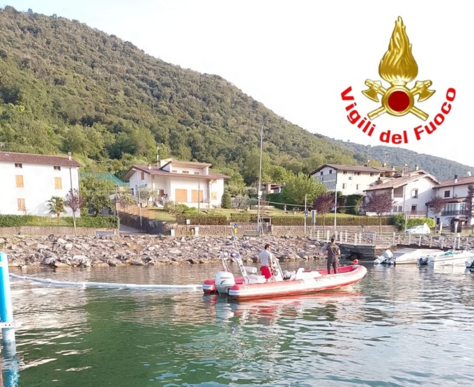 Sversamento di idrocarburi nel lago d’Iseo, l’intervento dei Vigili del Fuoco