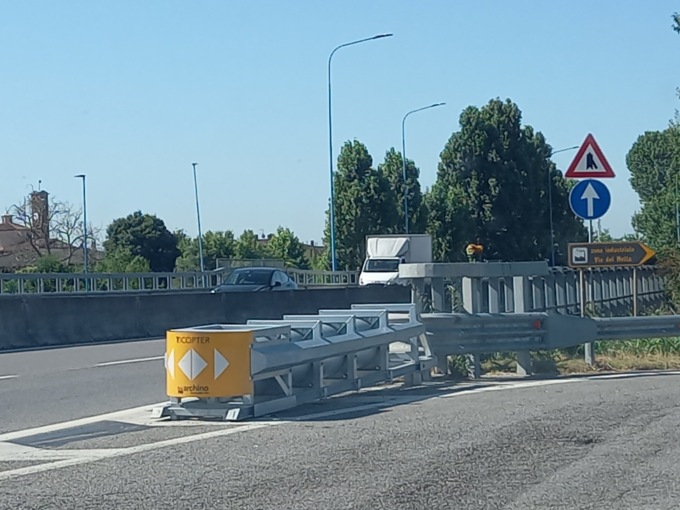 Tangenziale Ovest: manutenzione ai guard rail e posa degli attenuatori d’urto