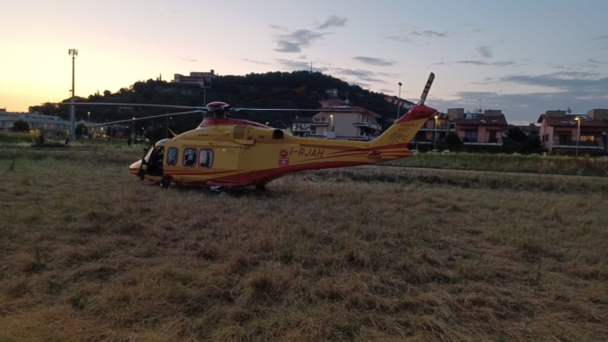 Caduta in moto in via Montorfano, grave 48enne