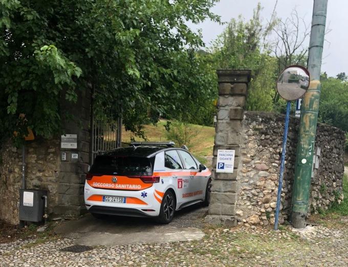 Chiusa in casa non risponde alle chiamate, salvata dai pompieri