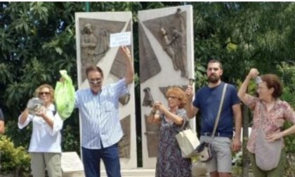 Campane e protesta per Gaza : bocciata la proposta del Pd per la Palestina