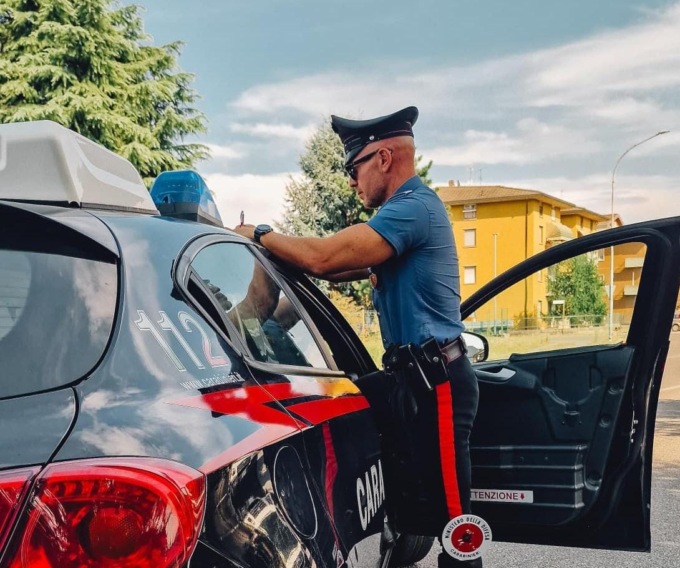 Doveva essere in carcere ma viene beccato al centro commerciale: nei guai un 19enne