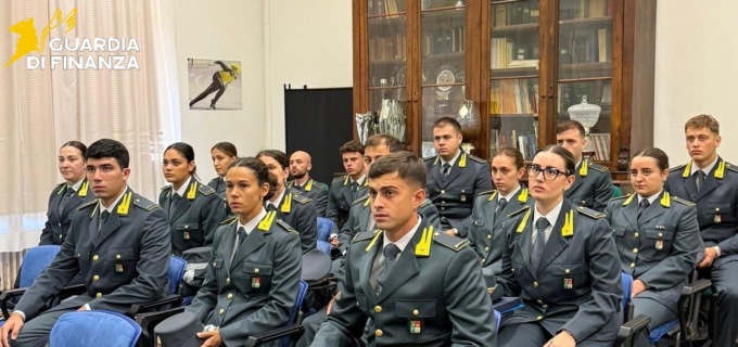 Guardia di Finanza di Brescia: accolti i primi 18 dei 36 marescialli allievi provenienti da L’Aquila