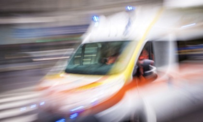 Malore fatale mentre è alla guida: nulla da fare per un 64enne