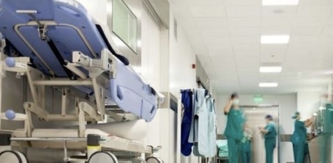 Ospedale di Esine: 59enne aggredisce con calci e spintoni medici ed infermieri