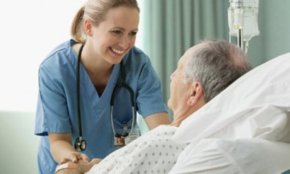 Oss a Asa: dalla Provincia al via due percorsi di formazione gratuita, cosa c’è da sapere