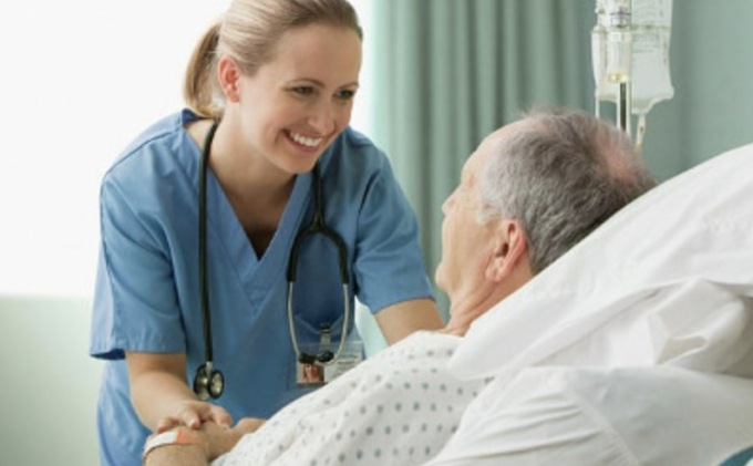 Oss a Asa: dalla Provincia al via due percorsi di formazione gratuita, cosa c’è da sapere