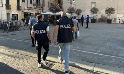 Pusher tenta la fuga: bloccato ed arrestato dalla Polizia di Stato