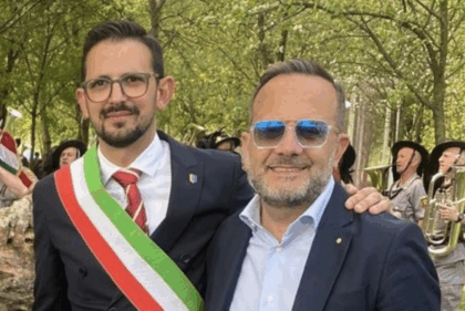 Il sindaco di Azzano Mella Matteo Ferrari e il consigliere di Regione Lombardia Diego Invernici
