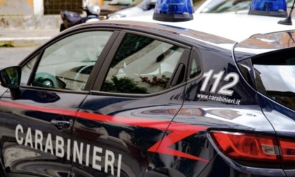 Ubriaco infastidisce i passanti a Desenzano del Garda: 45enne in manette