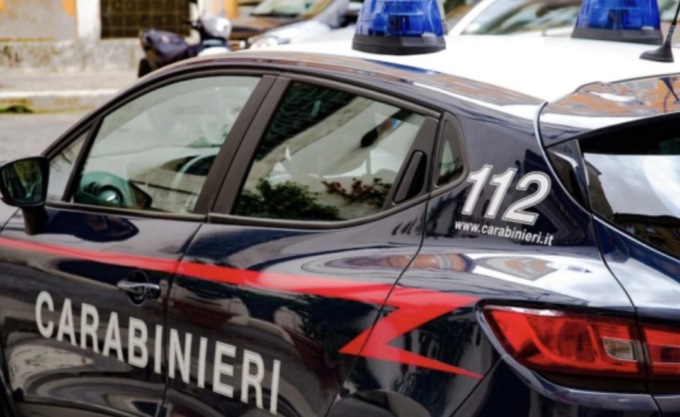 Ubriaco infastidisce i passanti a Desenzano del Garda: 45enne in manette