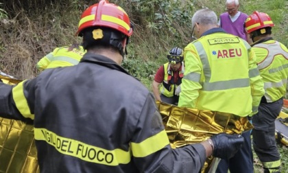 Va per funghi e scivola nel bosco: l’intervento dei Vigili del Fuoco