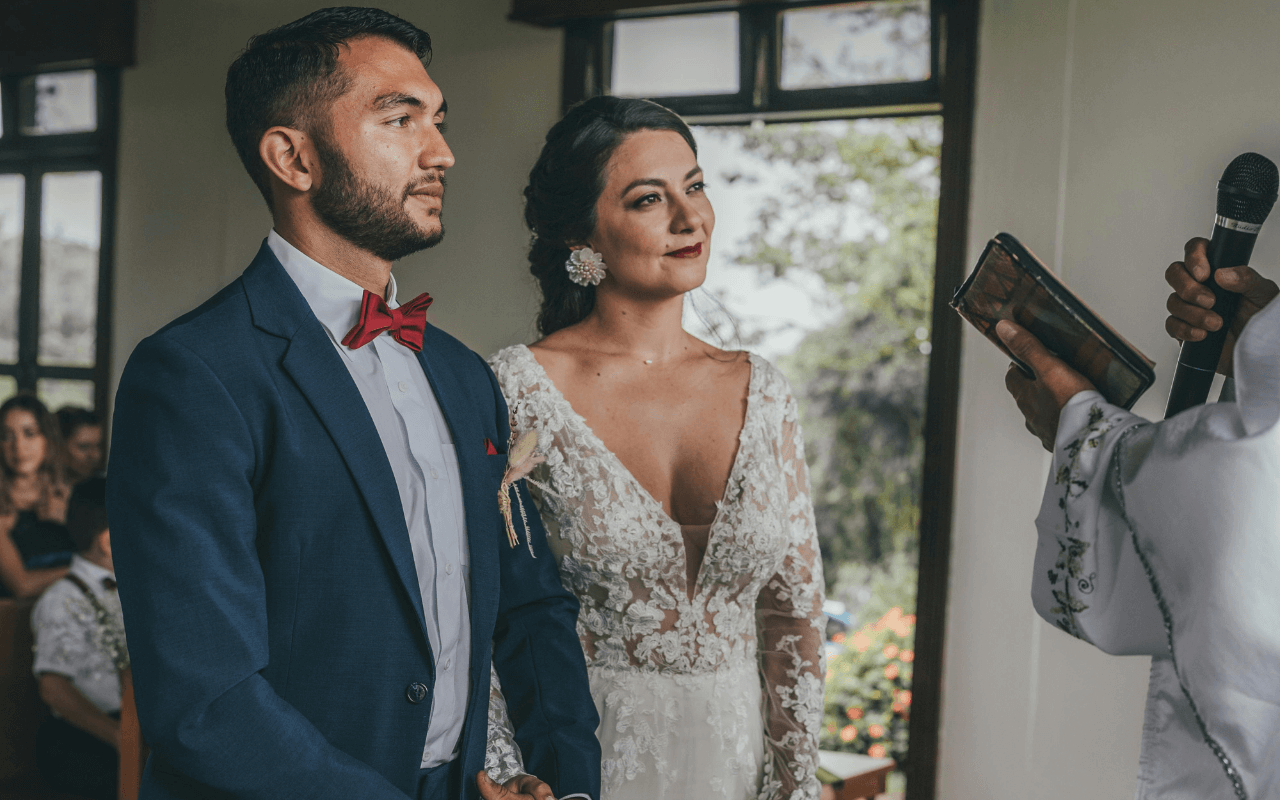 Le migliori tipologie di abito da sposo per ogni stile di matrimonio