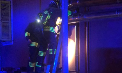 Principio di incendio al kebab-pizzeria: allarme rientrato a Rovato