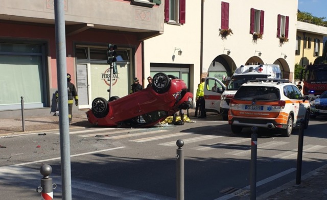 Clusane, frontale in via Risorgimento: muore un uomo di 57 anni