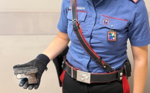 Allontanato da casa dopo le violenze psicologiche ai danni di madre e figlia