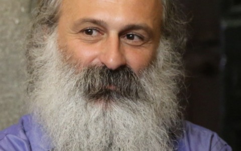 Padre Guidalberto Bormolini presenta “Che accada l’impossibile”, il ricavato sarà devoluto a Borgo Tutto è Vita