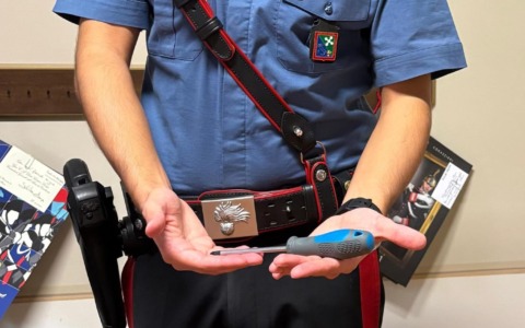 Chiedono lavoro ad un conoscente, dopo il rifiuto l’aggressione: rubati anche 120 euro e l’auto