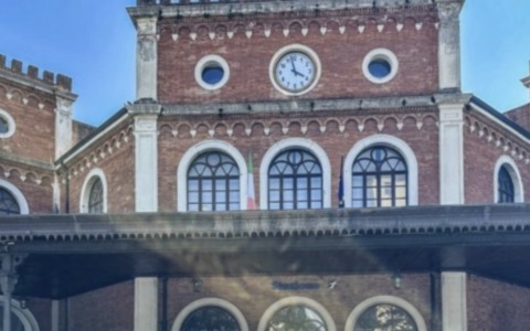 Controlli a tappeto in zona stazione a Brescia: emessi dieci fogli di via obbligatori