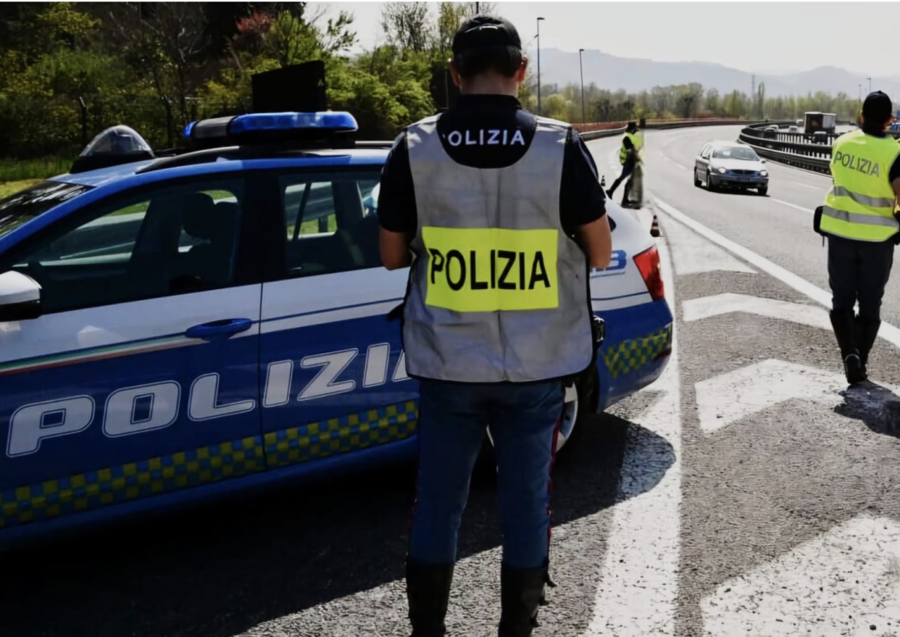 Controlli della Polizia di Stato: 3 patenti ritirate e 429 punti decurtati nel corso del fine settimana