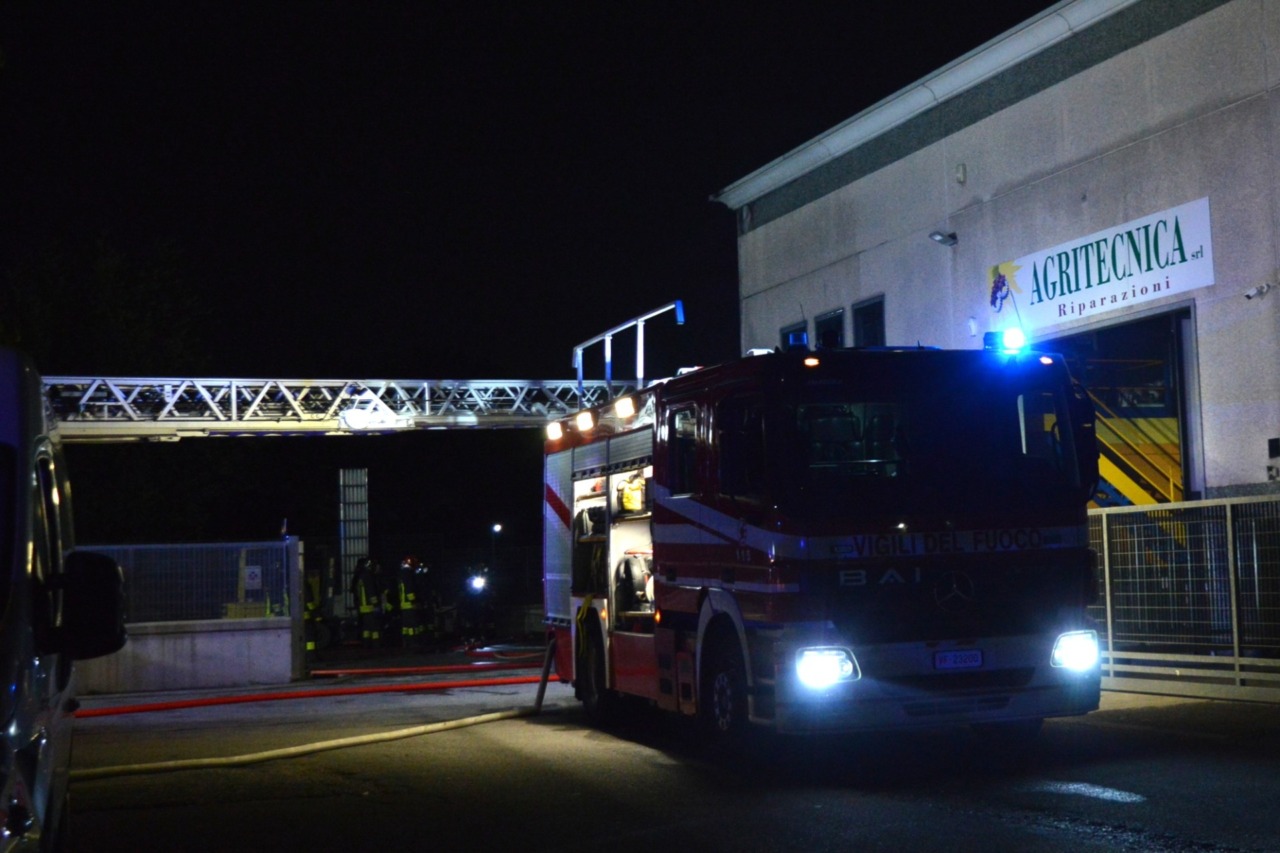 Spaventoso incendio all’Agritecnica di Erbusco