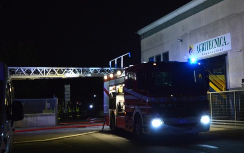 Spaventoso incendio all’Agritecnica di Erbusco