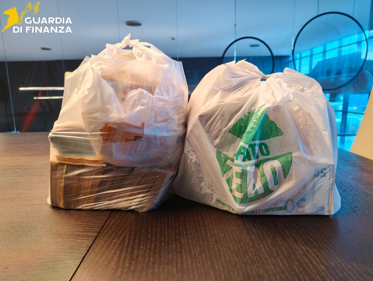 Fatture false per oltre 100 milioni di euro: perquisizioni delle Fiamme Gialle a Brescia e Mantova