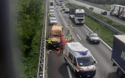 Scontro in A21 tra i caselli di Pontevico e Manerbio