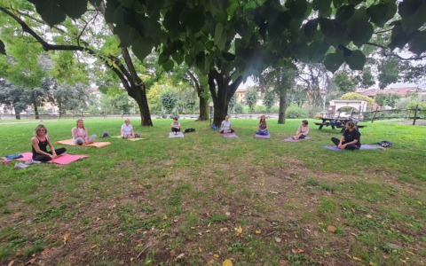 “Respiro di rinascita”  la violenza di genere si combatte con lo yoga