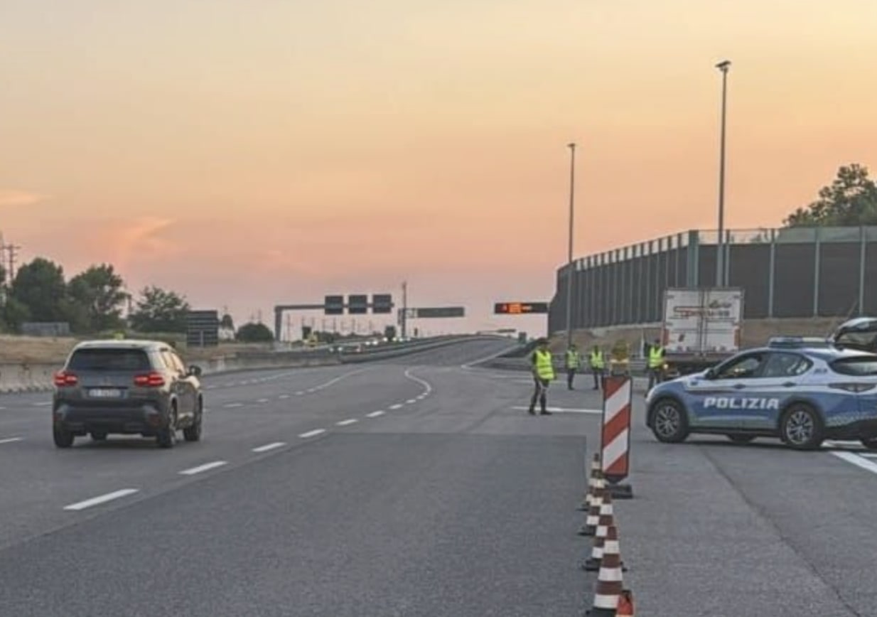 In auto con la droga: la scoperta sulla A35, arrestato un 28enne
