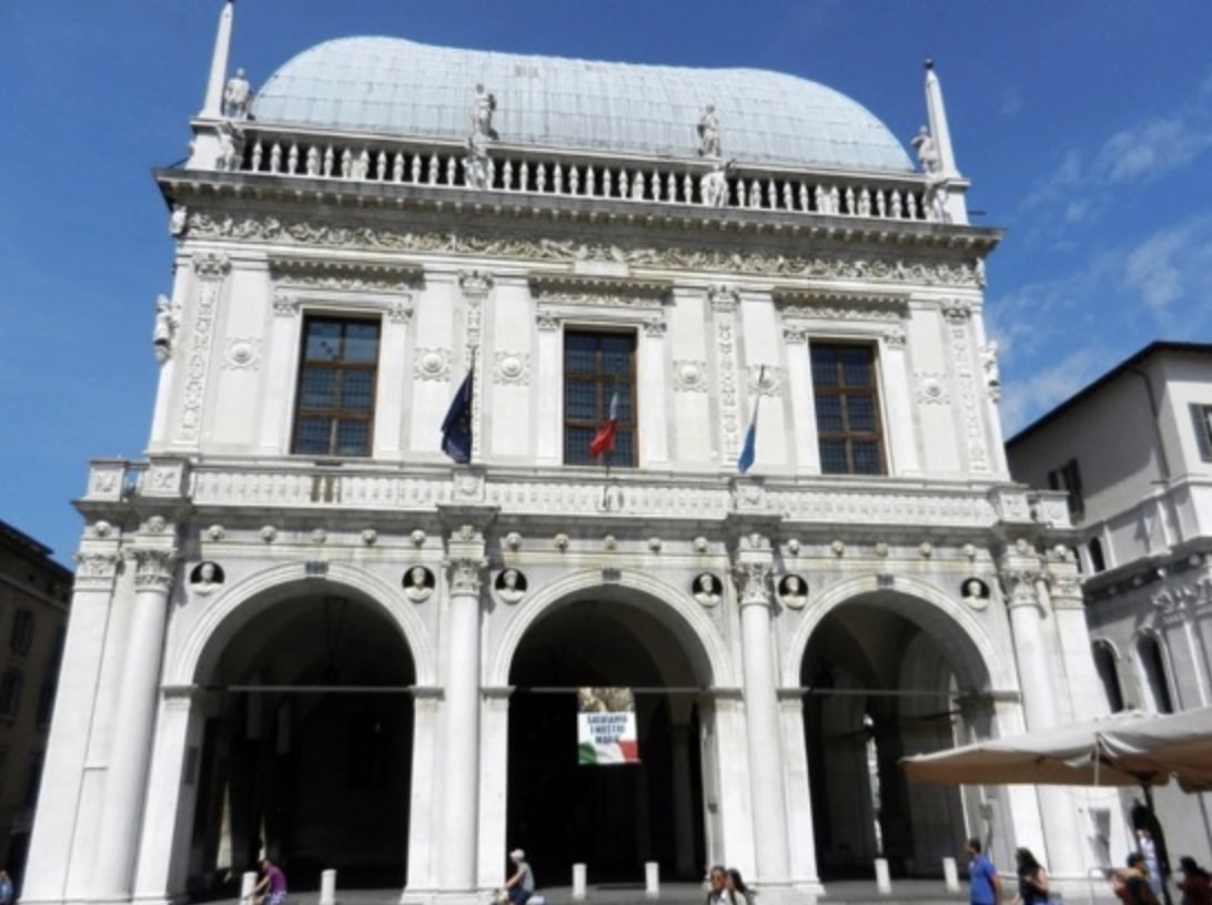 Anche Brescia si tinge di verde per fare luce sulla salute mentale