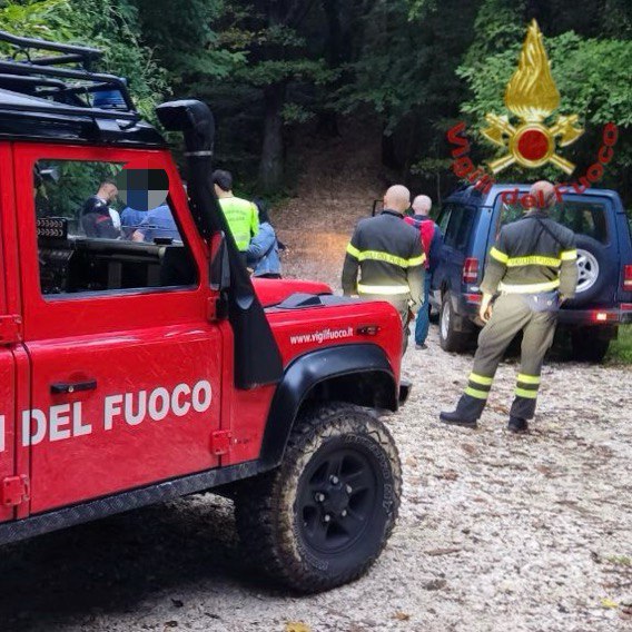 Perdono l’orientamento nei boschi tra Botticino e Serle: l’intervento dei Vigili del Fuoco
