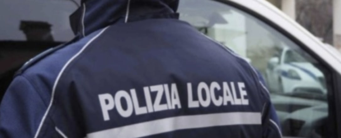 Piromane dei cassonetti colto in flagrante dalla Polizia Locale