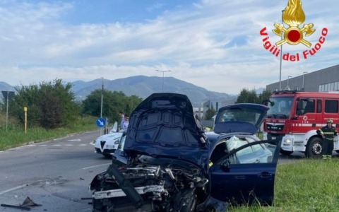 Sinistro tra un’auto e un mezzo pesante: paura a Gussago