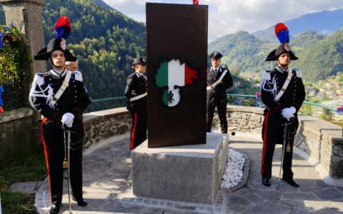 Bovegno celebra l’Arma: inaugurato il monumento “Al Carabiniere” e conferita la cittadinanza onoraria all’ANC
