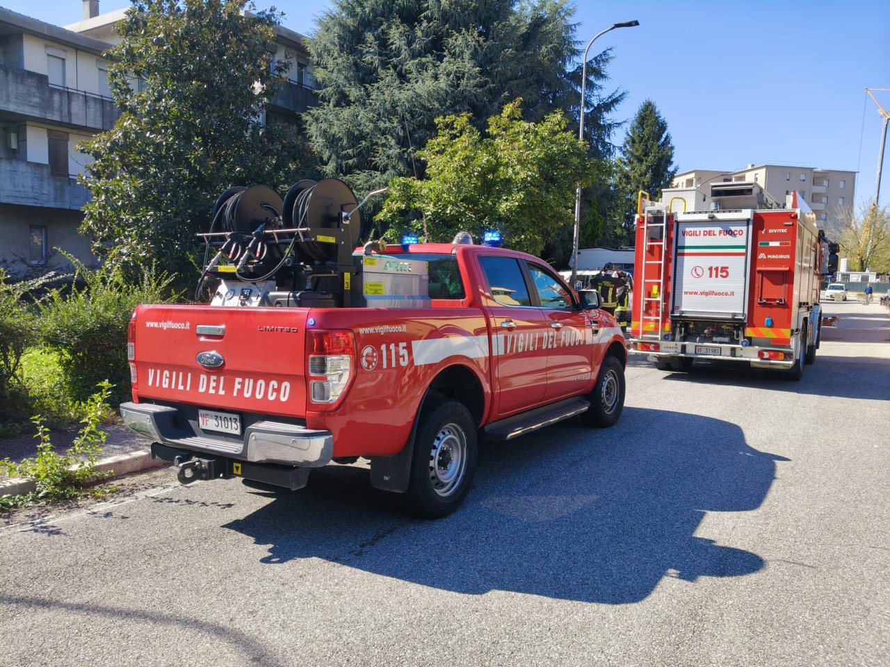 Incendio in uno scantinato di un condominio a Chiari: nessun ferito