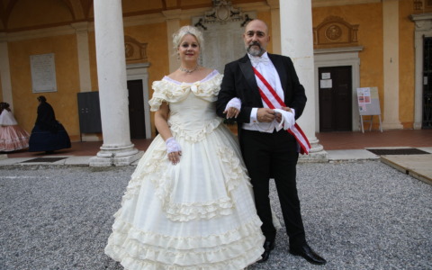 Dame e cavalieri per il Gran ballo ottocentesco a palazzo Gambara