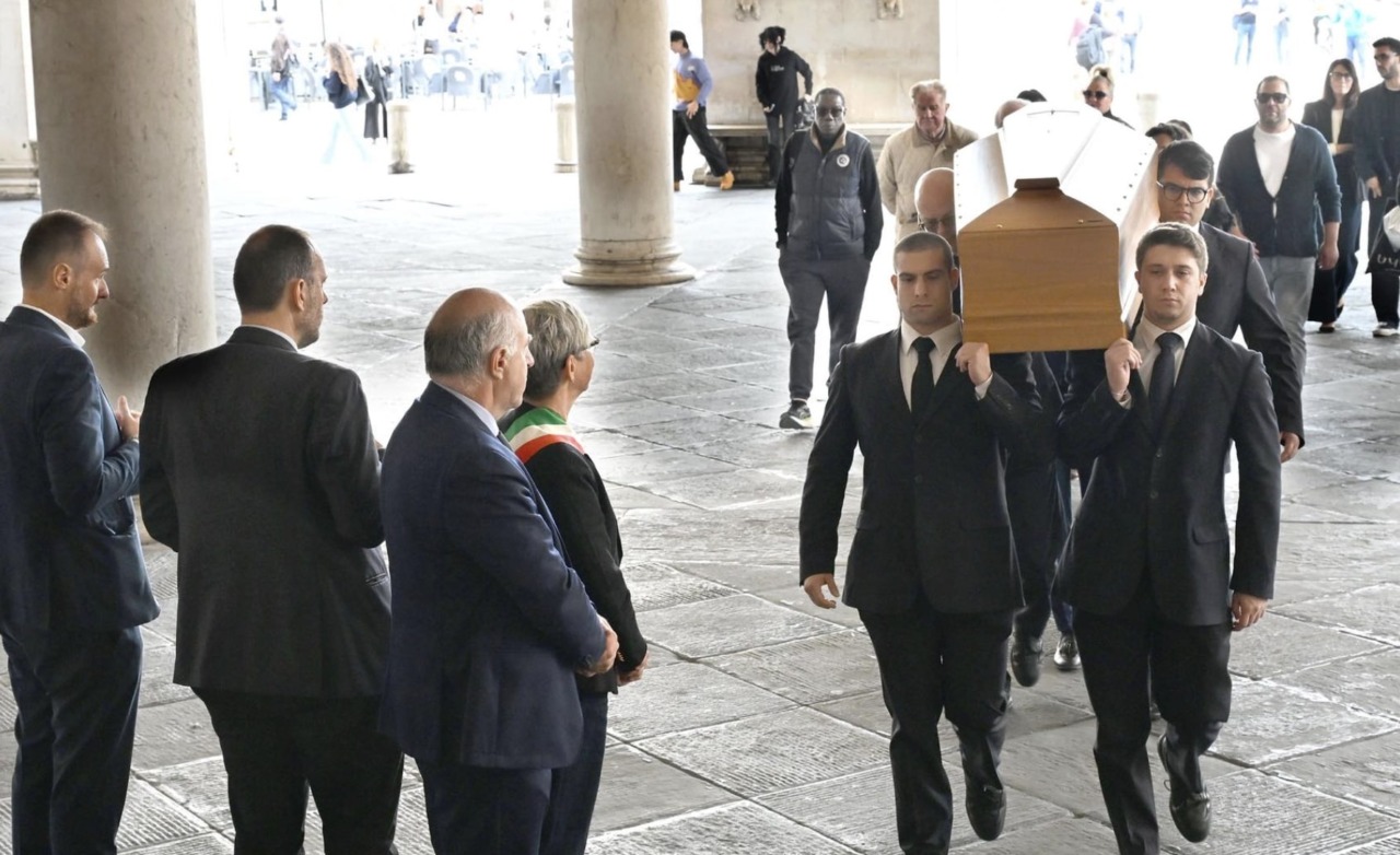 Addio a Franco Castrezzati: allestita la camera ardente in Loggia