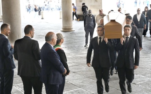 Addio a Franco Castrezzati: allestita la camera ardente in Loggia