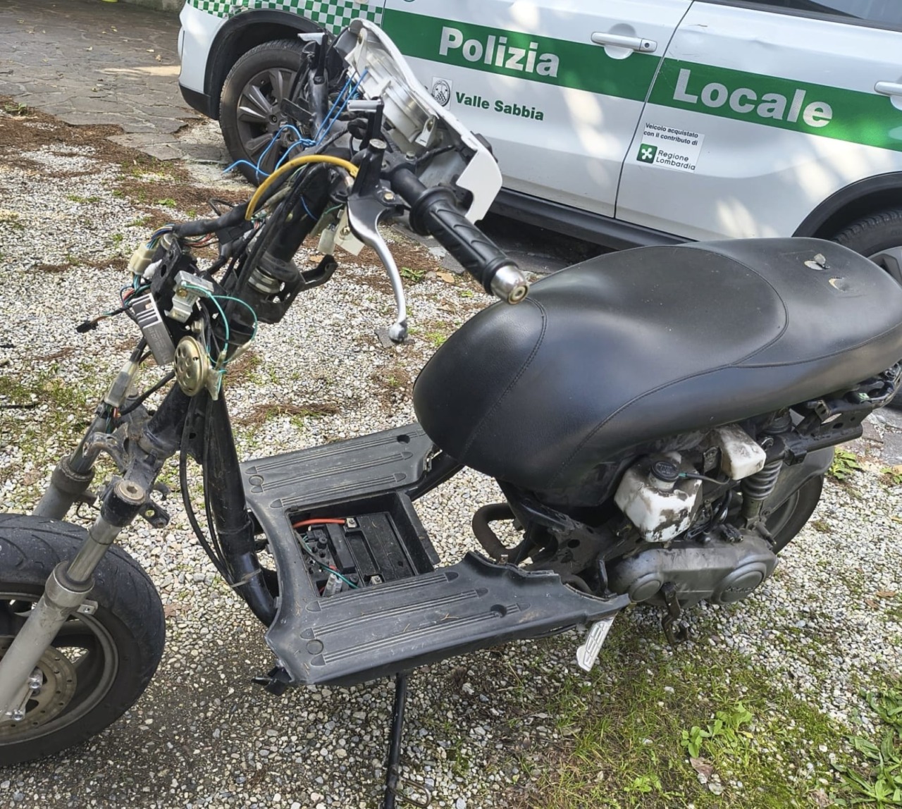 Con il passamontagna a bordo di un ciclomotore rubato: identificato il passeggero