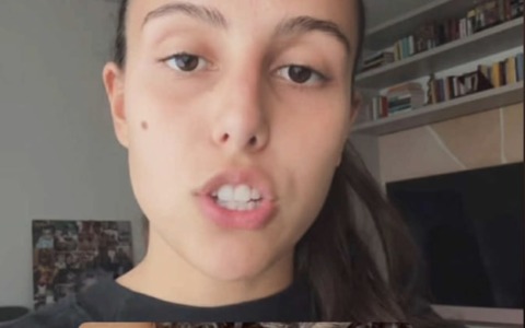 Jolanda Renga minacciata: “Pubblicherò le foto di te nuda se non riceverò 10mila euro da tua madre”