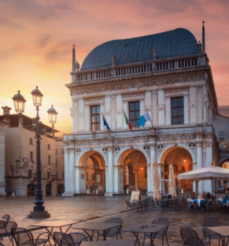 La Loggia acquista 50 copie del libro del marito della sindaca, scoppia la polemica