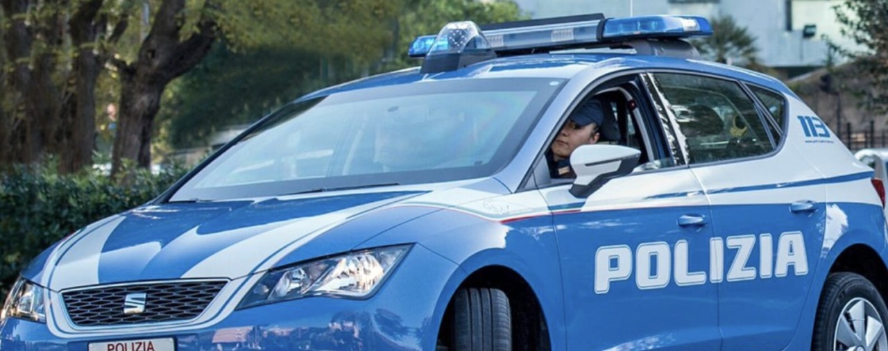 Lite al semaforo per futili motivi degenera: espulso 22enne